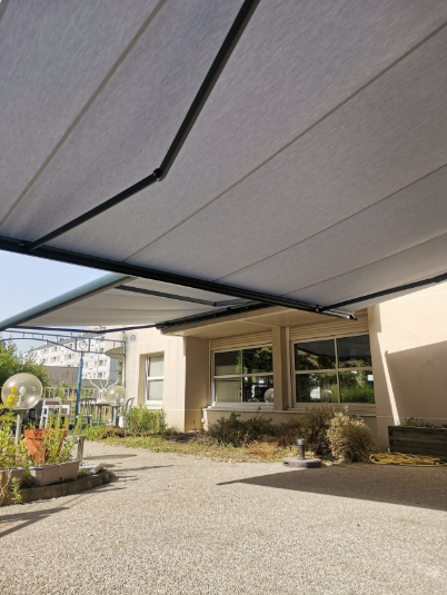 BAIE OUEST Menuiserie Interieure Rennes BAIE OUEST STORE BANNE BOSJIMG 20220617 100034