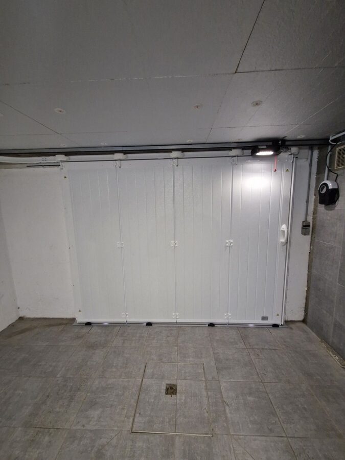 Baie Ouest Menuiserie Interieure Rennes PORTE DE GARAGE BAIE OUEST 20241017 154350