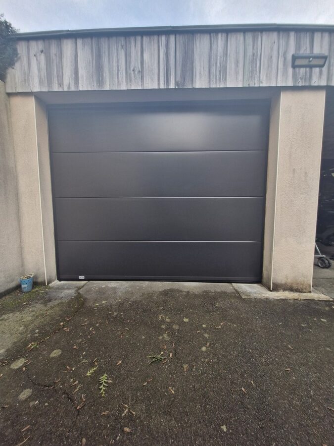 Baie Ouest Menuiserie Interieure Rennes PORTE DE GARAGE BAIE OUEST 20241220 155552