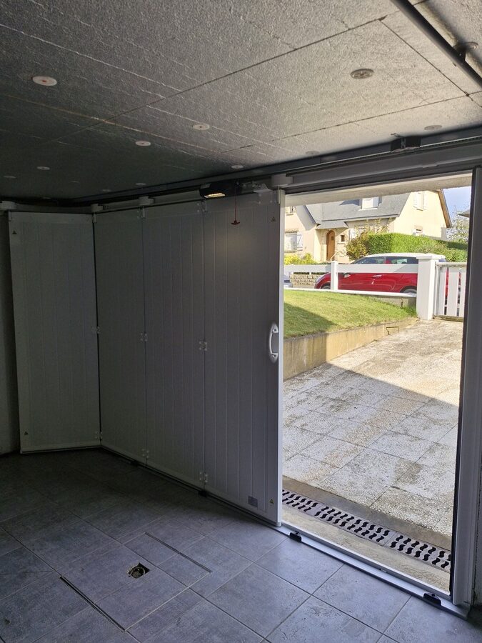 Baie Ouest Menuiserie Interieure Rennes PORTE DE GARAGE INT BAIE OUEST 20241017 154659