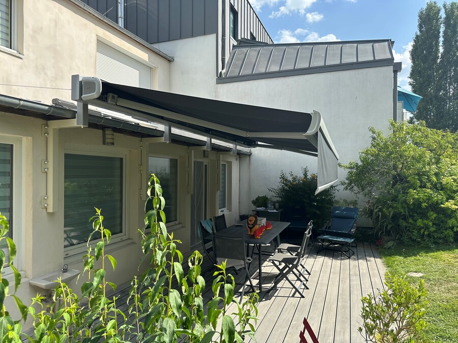 Baie Ouest Menuiserie Interieure Rennes STORE BANNE VOGUE ET STRUCTURE ACIER BAIE OUEST 1