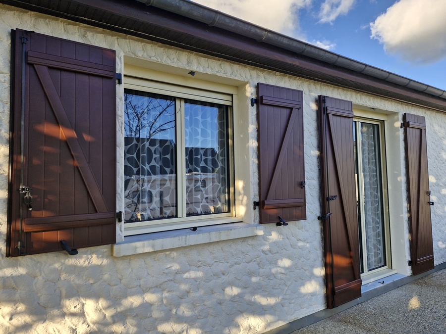 Baie Ouest Menuiserie Interieure Rennes VOLETS BATTANTS BAIE OUEST 20241001 182221